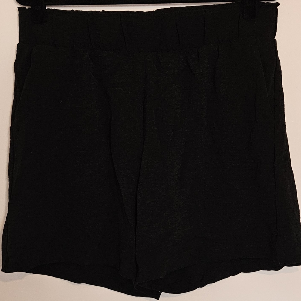 Women's Elastic Waist Flowy Shorts - Formal Black Shorts